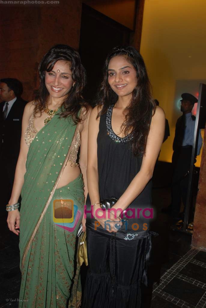 Queenie Dhody, Madhoo at HDIL Couture week bash in Grand Haytt on 17th September 2008 