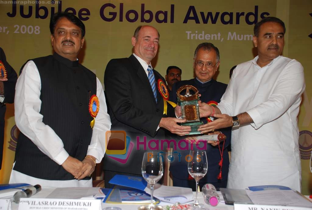 Vilasrao Deshmukh at Prestigious Silver Jubilee Global Awards Function 2008 in Mumbai on 19 September 2008 