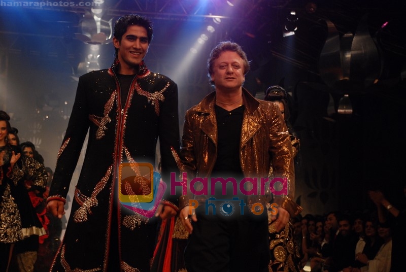 Rohit Bal at  Rohit Bal Show at HDIL Couture Week on 22nd September 2008 