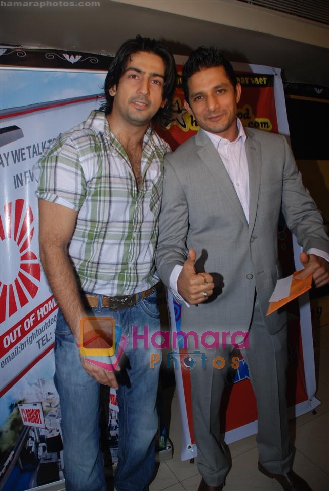 Aslam Khan, Yudisthar at the Premiere of Rafoo Chakkar in Fun Republic on 24th September 2008 