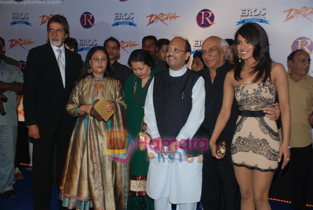 Amitabh Bachchan, Jaya Bachchan, Amar Singh, Yash Chopra, Priyanka Chopra at Drona Premiere on 1st october 2008 