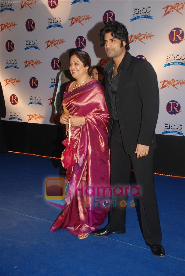 Kirron Kher, Sikander Kher at Drona Premiere on 1st october 2008 