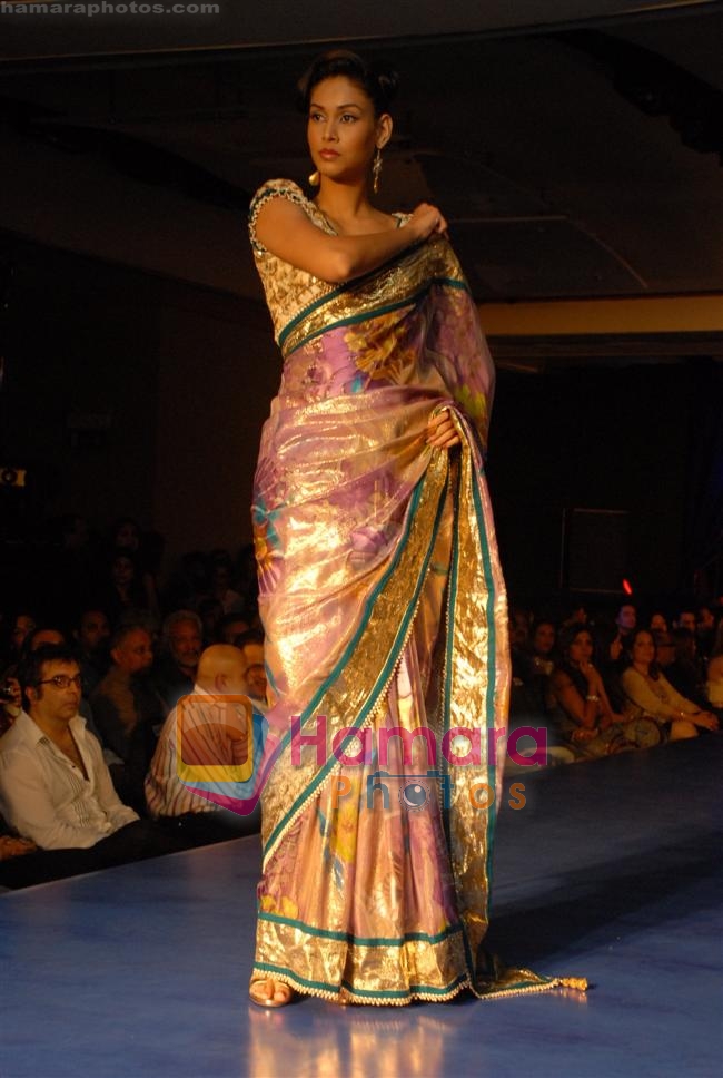 at the unveiling of Maheka Mirpuris collection Passione in Hotel Taj President on 3rd october 2008 