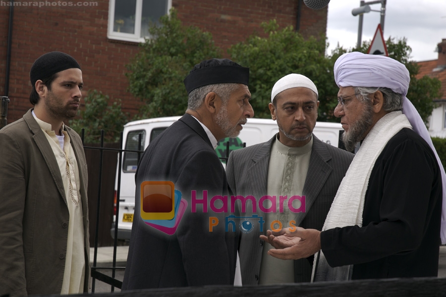 Mikal Zulfikaar (Pakistan), Gulshan Grover, Om Puri, Naseer in the Still from movie Shoot On Sight on 8th October 2008