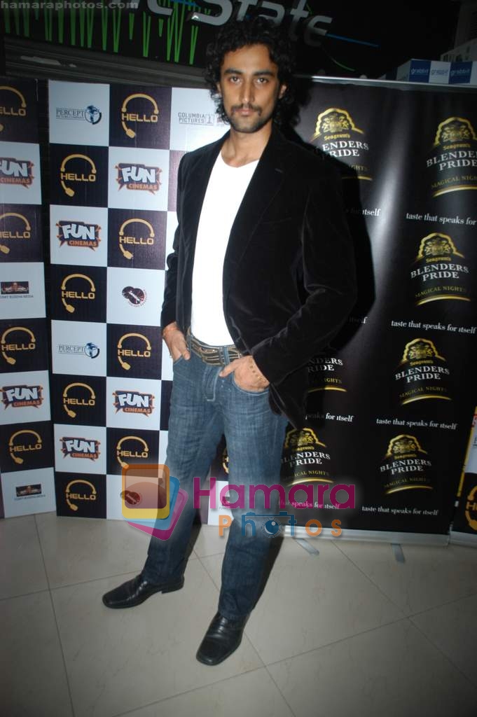 Kunal Kapoor at Hello film premiere in Fun on 9th October 2008 