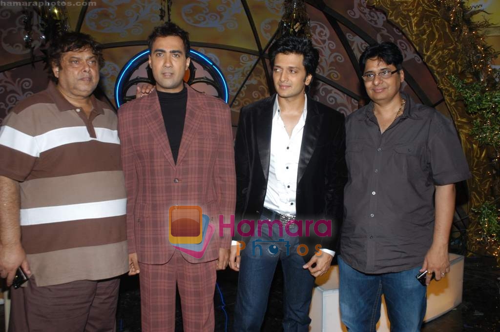 Ritesh Deshmukh, Vashu Bhagnani, David Dhawan, Ranvir Shorey Shoot For Do Knot Disturb in Filmistan Studio, Mumbai on 11th October 2008 