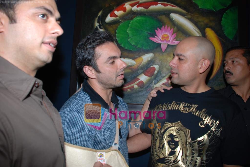 Atul Agnihotri, Sohail Khan at Hello film success bash in Gabbana on 13th October 2008 