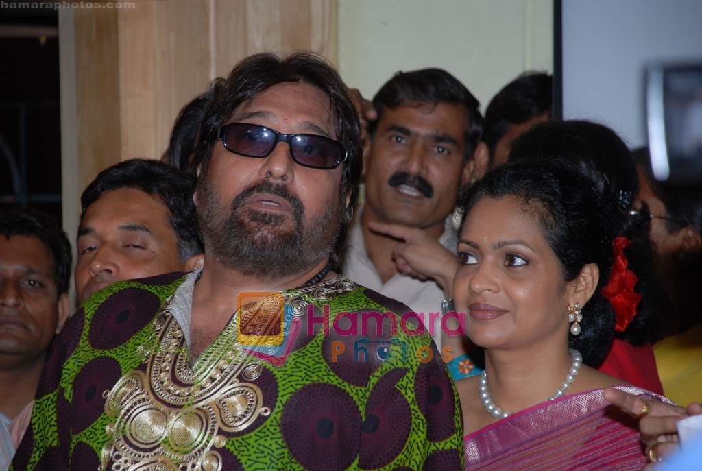 Vinod Khanna at the launch of film based on Rajmata Vijaraje Scindia called Ek Thi Rani in Santacruz on 14th October 2008 