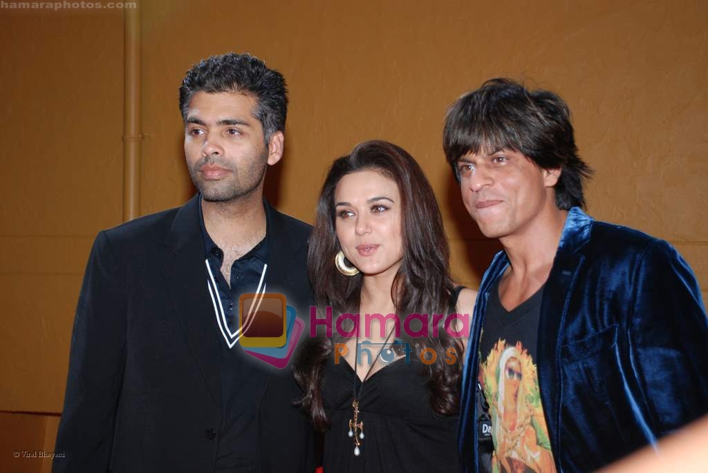 Shahrukh Khan, Karan Johar, Preity Zinta at Lil Star Awards in  Yashraj Studios on 2nd November 2008 