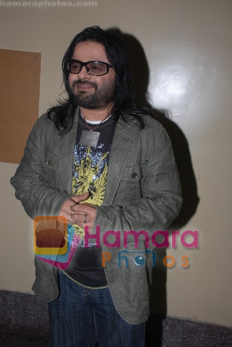 Pritam Chakraborty on the sets of Sa Re Ga Ma in Famous on 3rd November 2008 