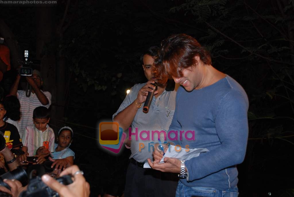 Salman Khan spends times with kids of Sukun Park in Mount Marie Church, Bandra West on 13th November 2008 