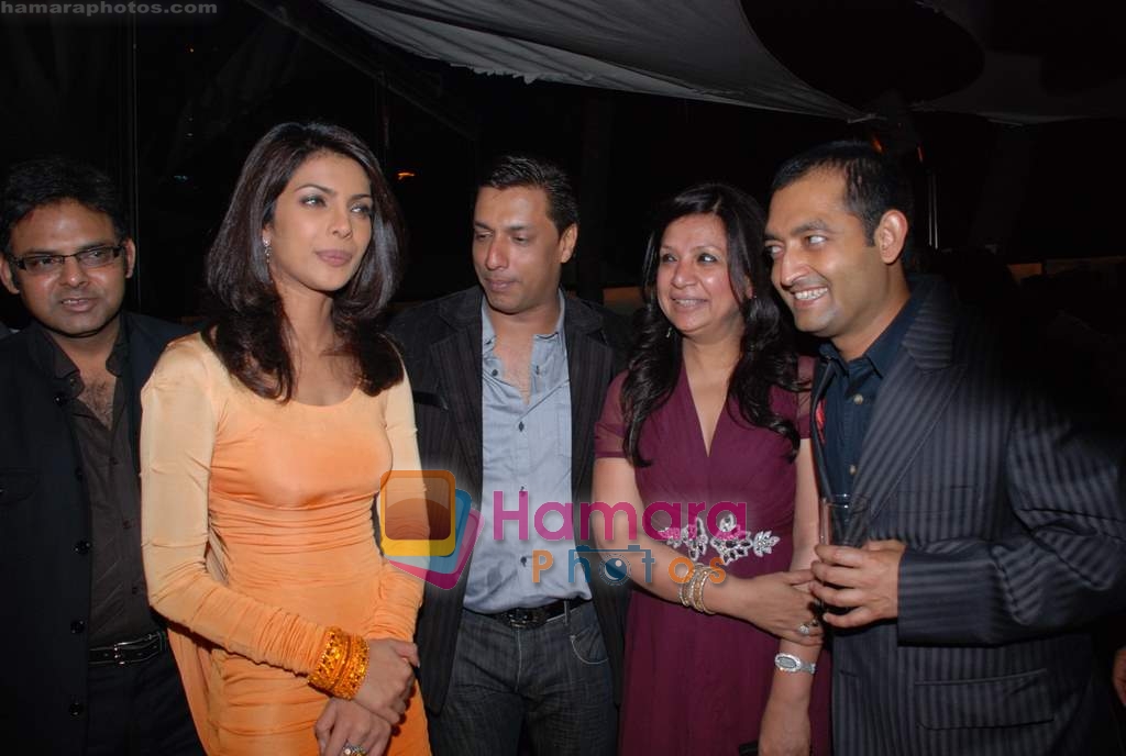 Priyanka Chopra, Madhur Bhandarkar at Fashion success party in Vie Lounge on 14th November 2008 
