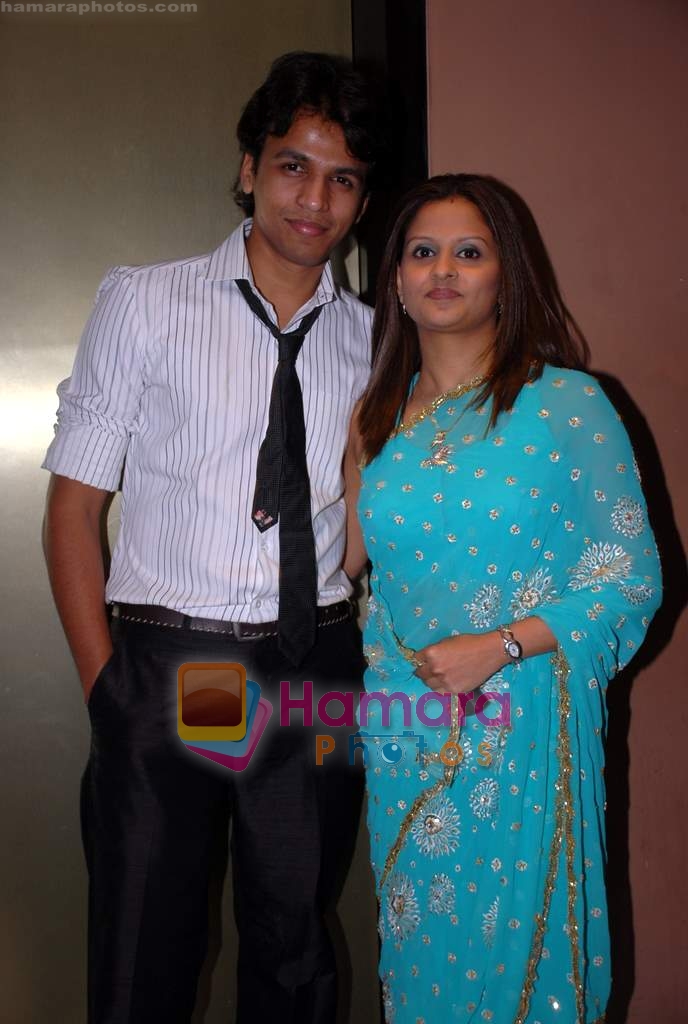 Abhijeet and Shilpa Sawant at Shaleen and Daljit's birthday bash in D Ultimate Club on 15th November 2008 