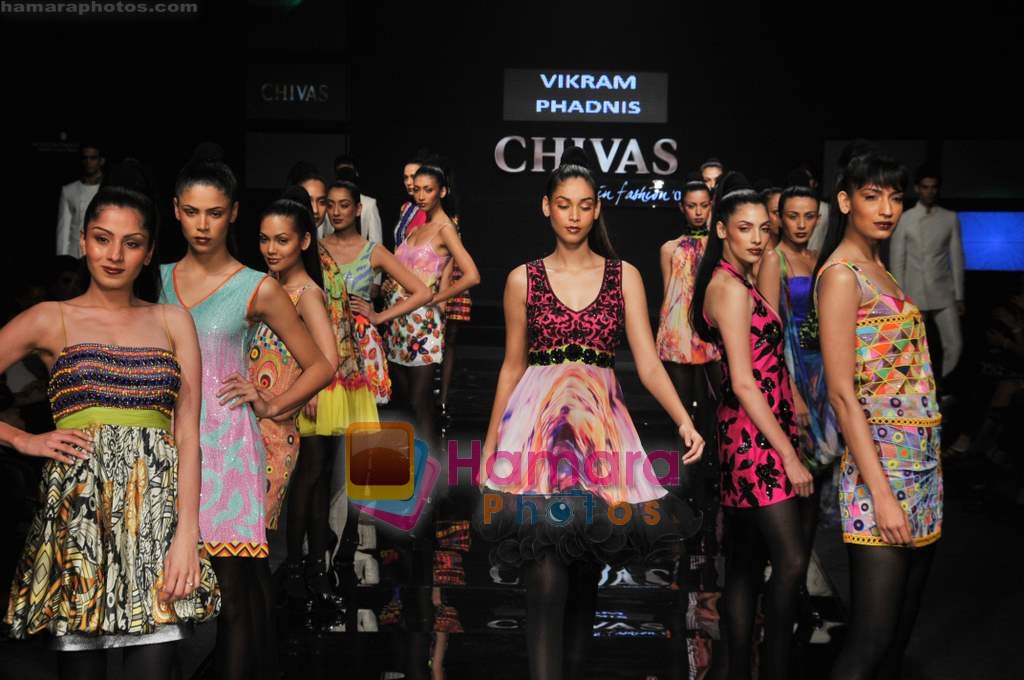 Model wallk the ramp for Vikram Phadnis at Chivas Fashion tour in Delhi on 19th November 2008