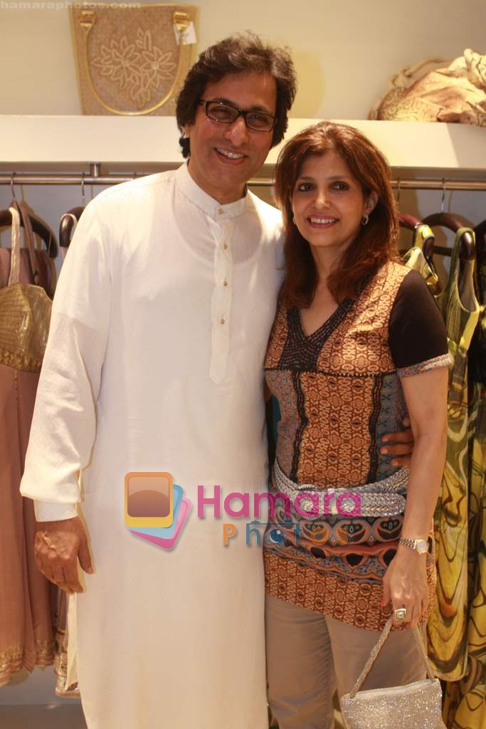 Talat & Bina Aziz at RE store launch in Mumbai on 24th November 2008