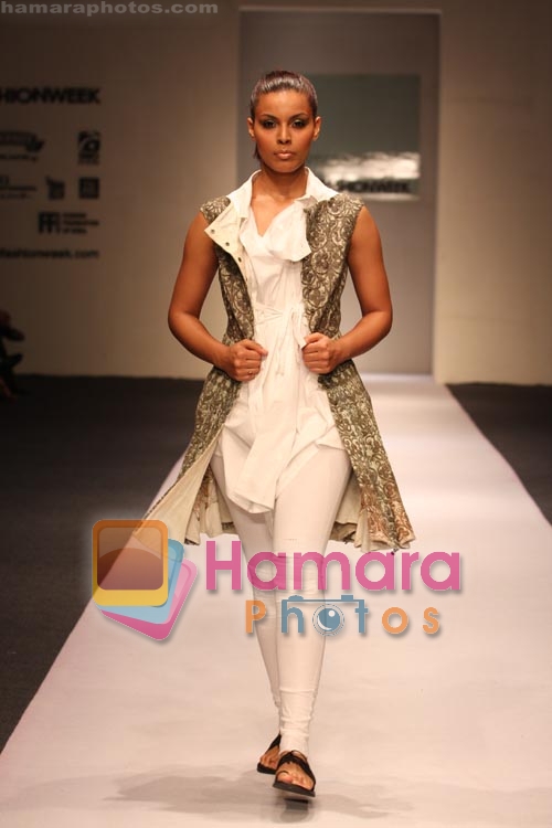 Model walk the ramp for Anamika Khanna at Delhi Fashion Week on 3rd December 2008 