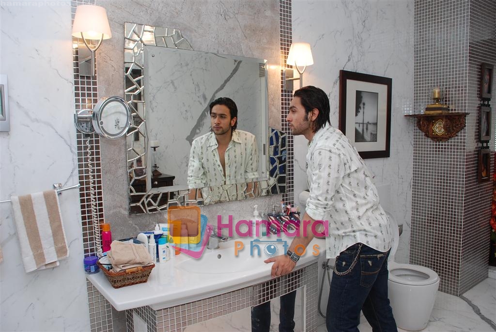 Adhyayan Suman at Home on 7th December 2008  