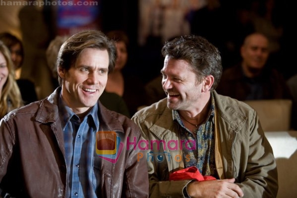 Jim Carrey, John Michael Higgins  in still from the movie Yes Man