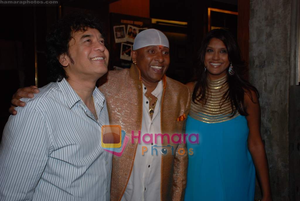 Sivamani, Zakir Hussain at the launch of Sivamani's debut album _Mahaleela_ in Mumbai on 10th December 2008 