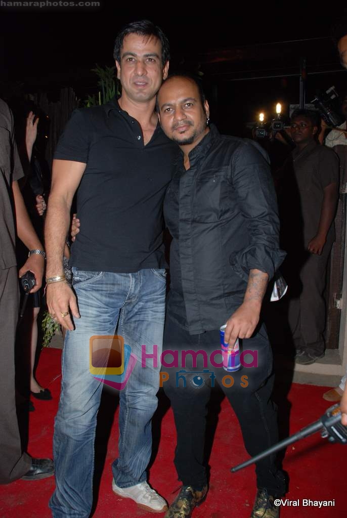 Ronit Roy, Aalim at Aalim Hakim's hair lounge on 11th December 2008