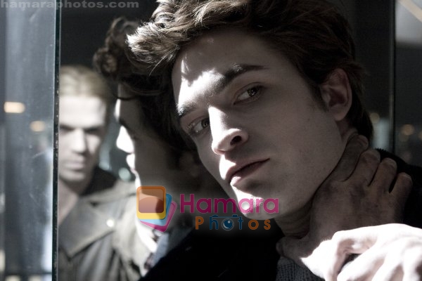 Robert Pattinson, Cam Gigandet  in still from the movie Twilight