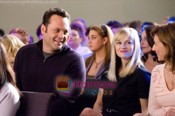 Vince Vaughn, Reese Witherspoon in still from the movie Four Christmases