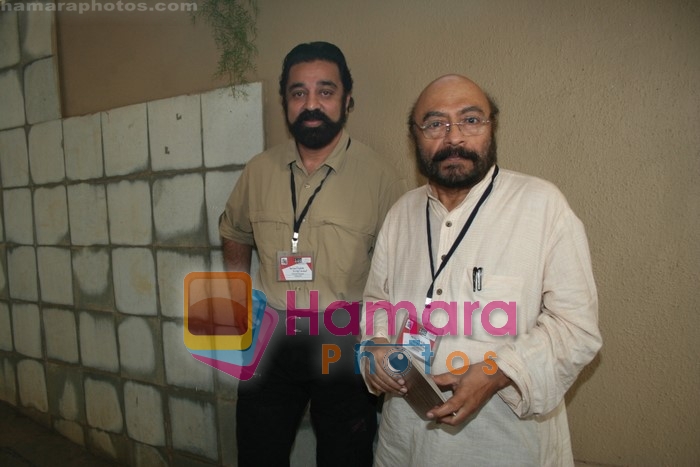 Kamal Hassan at screenwriters meet in Indira Gandhi Research Centre, Goregaon, Mumbai on 13th December 2008  