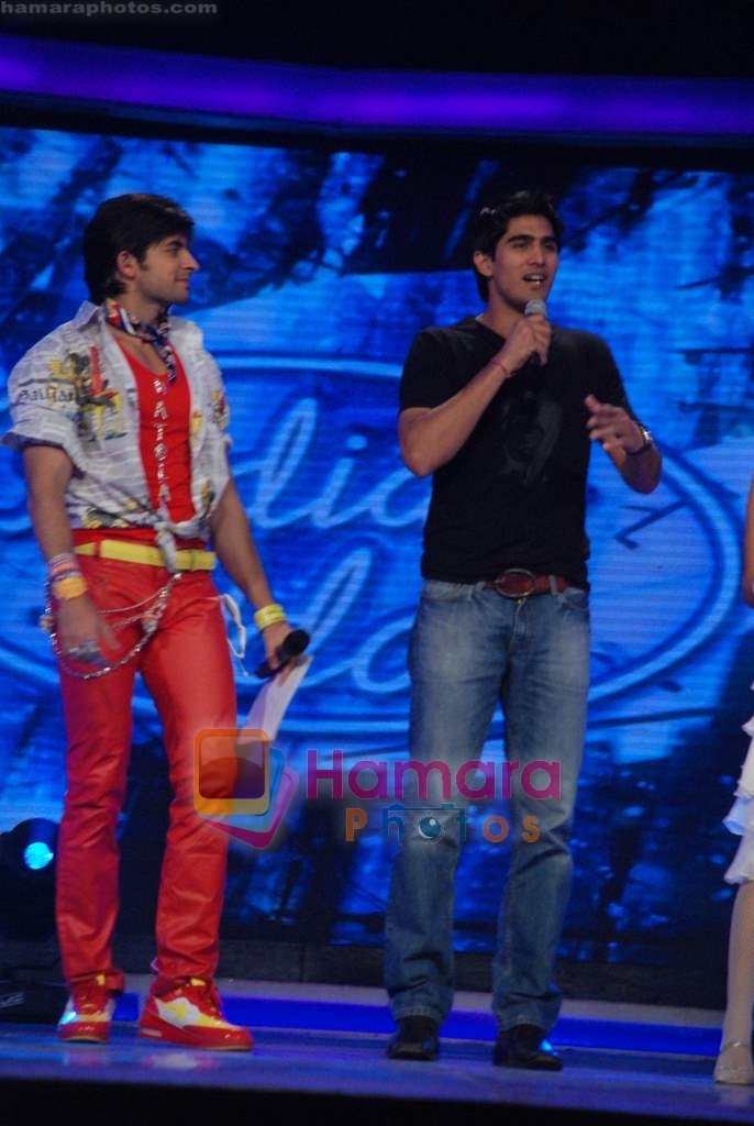 Vijendra Singh on the sets of Indian Idol 4 in RK Studios on 13th December 2008 