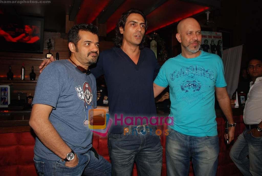 Ehsaan Noorani, Arjun Rampal, Loy Mendonca at Rock On DVD launch in Hard Rock Cafe on 17th December 2008 