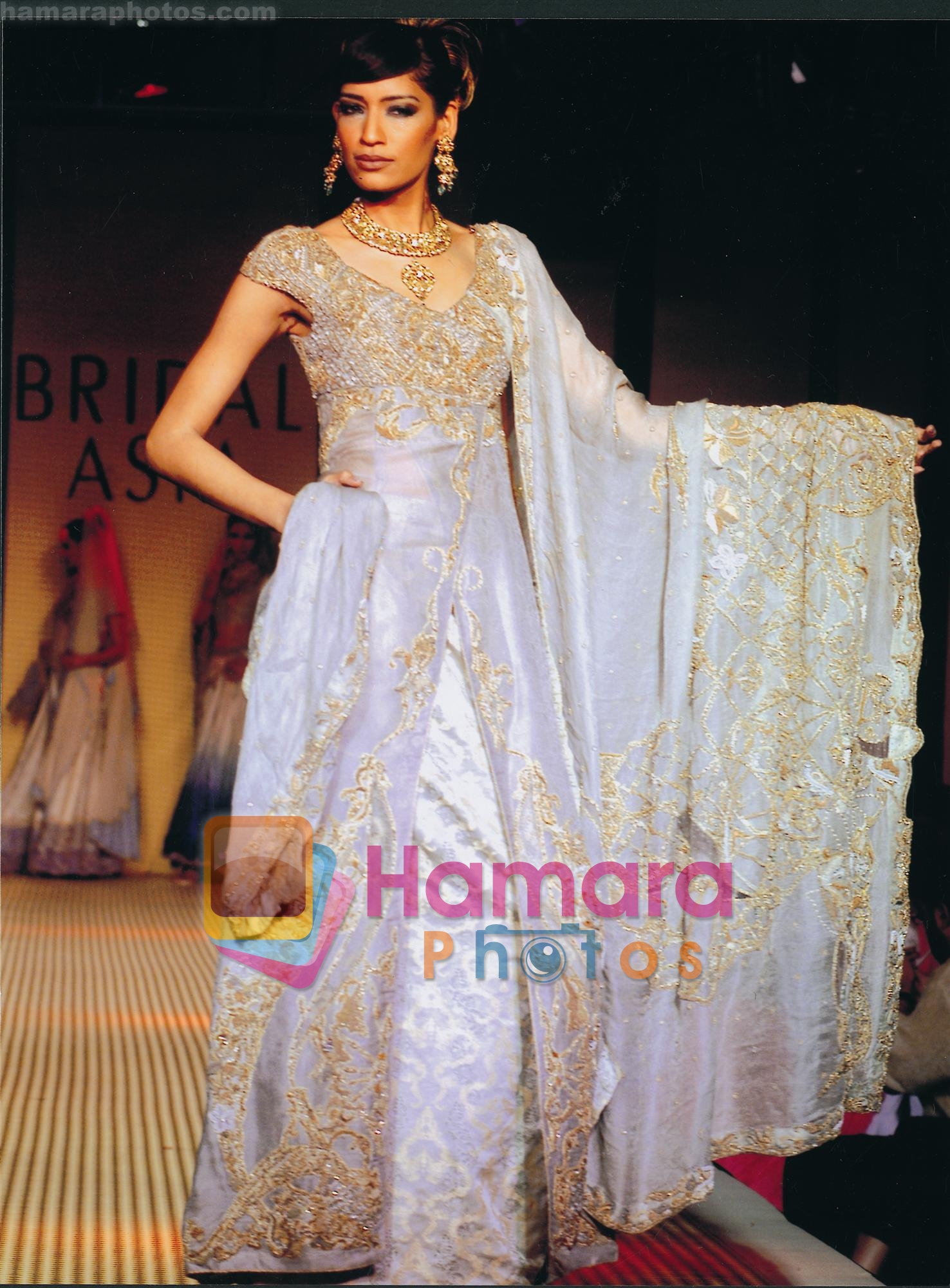 Model at Pakistani designer Nilofer Shahid wedding collection on 20th December 2008 