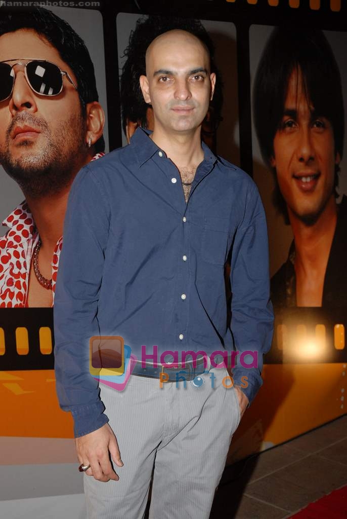 Abbas Tyrewala at LUX Sabsey Favourite Kaun Grand Finale in Star Gold on 23rd December 2008 
