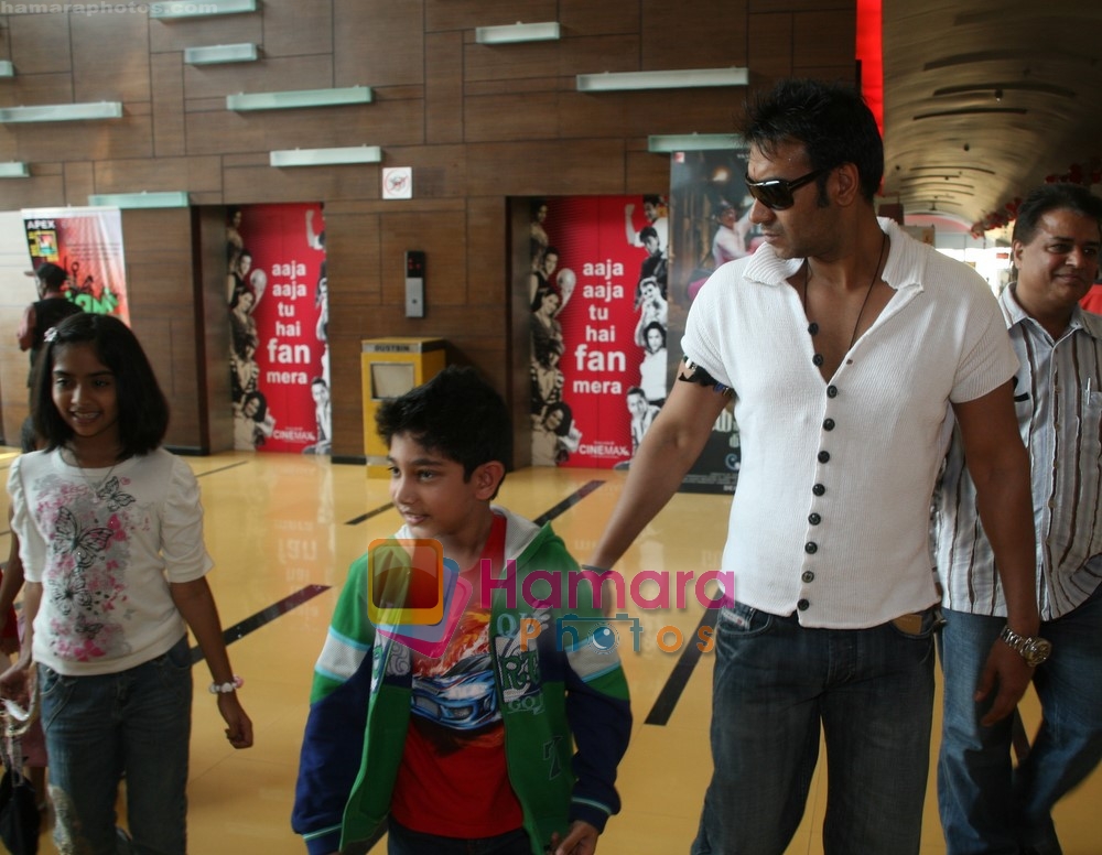 Ajay Devgan watch Jumbo with their kids in Cinemax on 24th December 2008 
