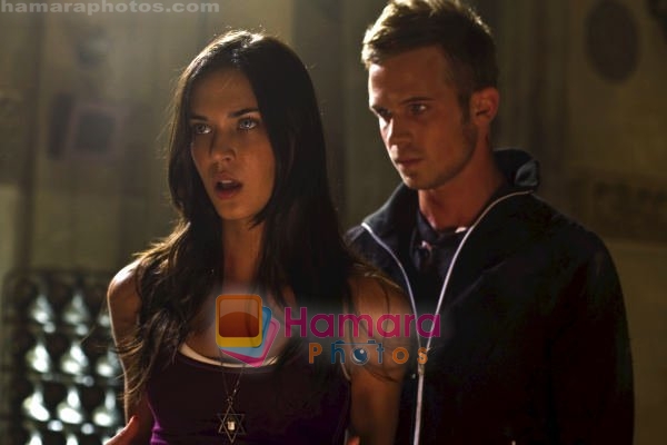 Odette Yustman, Cam Gigandet 