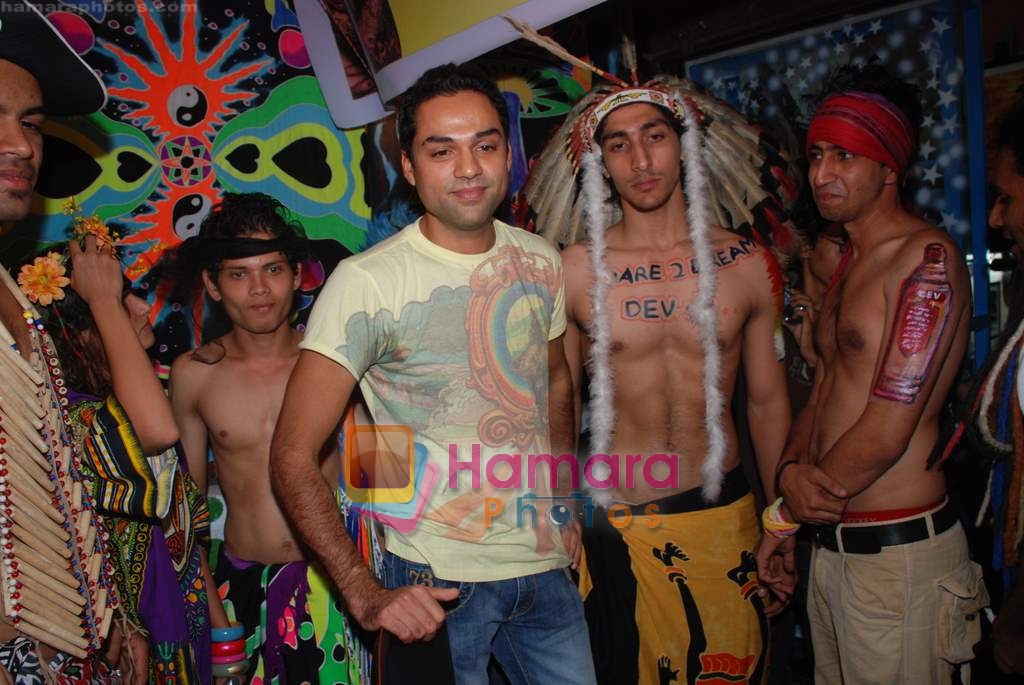 Abhay Deol at Al's Tattoo parlour in Carter Road, Bandra on 7th Jan 2009 