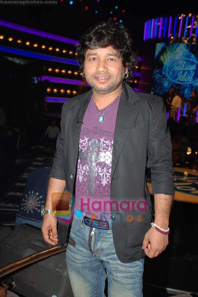 Kailash Kher on the sets of Indian Idol 4 in R K Studios on 10th Jan 2009 
