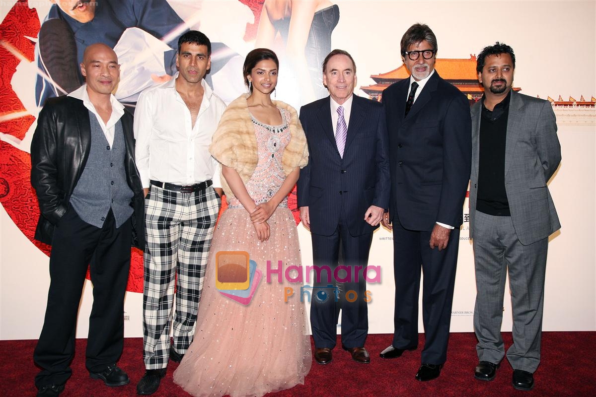Deepika Padukone, Akshay Kumar, Amitabh Bachchan, Nikhil Advani at Chandni Chowk To China London premiere on 12th Jan 2009 
