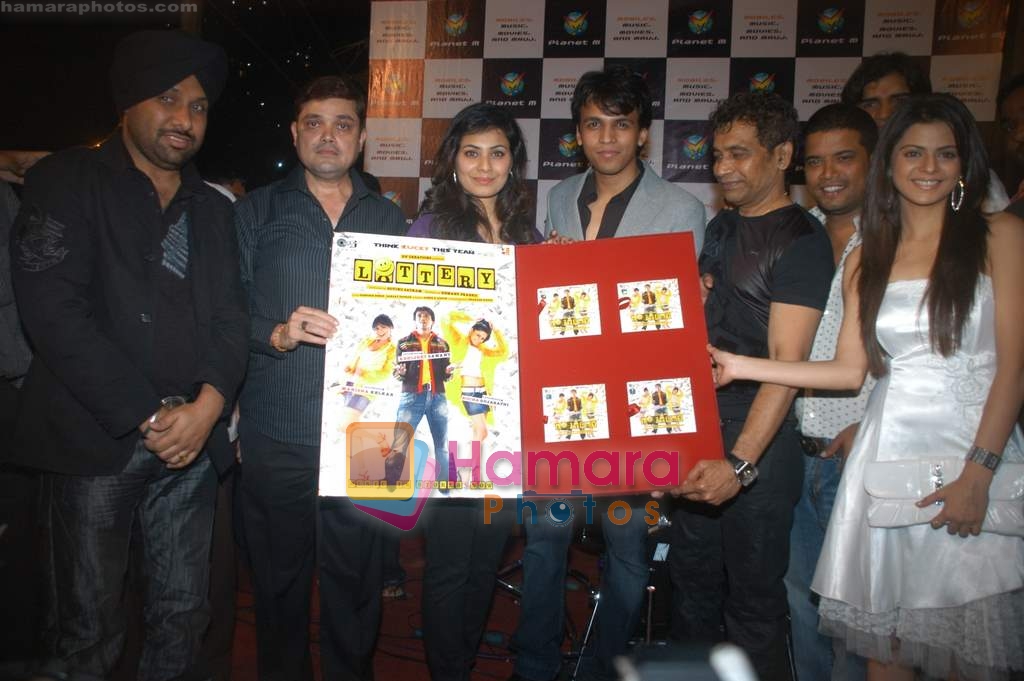 Abhijeet Sawant, Rucha Gujarati, Manisha Kelkar at Lottery Music launch in Powai, Planet M on 16th Jan 2009 