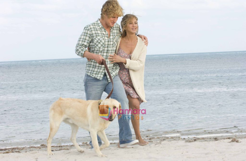Owen Wilson & Jennifer Aniston in the still from movie Marley and Me