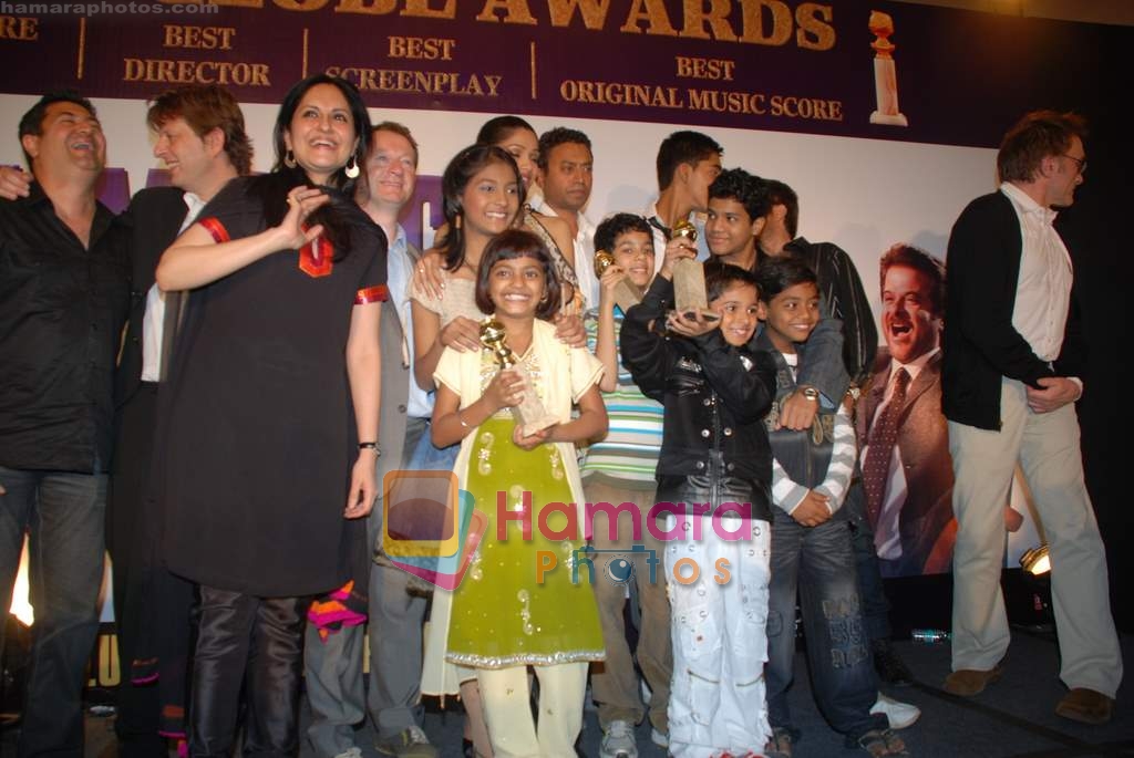 Anil Kapoor, Freida Pinto, Dev Patel, Danny Boyle, Loveleen Tandan at Slumdog Millionaire press meet on 20th Jan 2009  