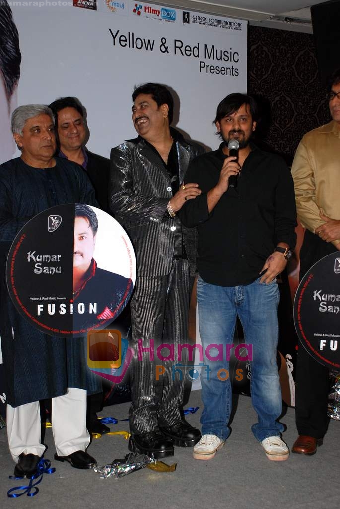 Kumar Sanu, Harry Baweja, Javed Akhtar at Kumar Sanu's Fusion album launch in D Ultimate Club on 21st Jan 2009 