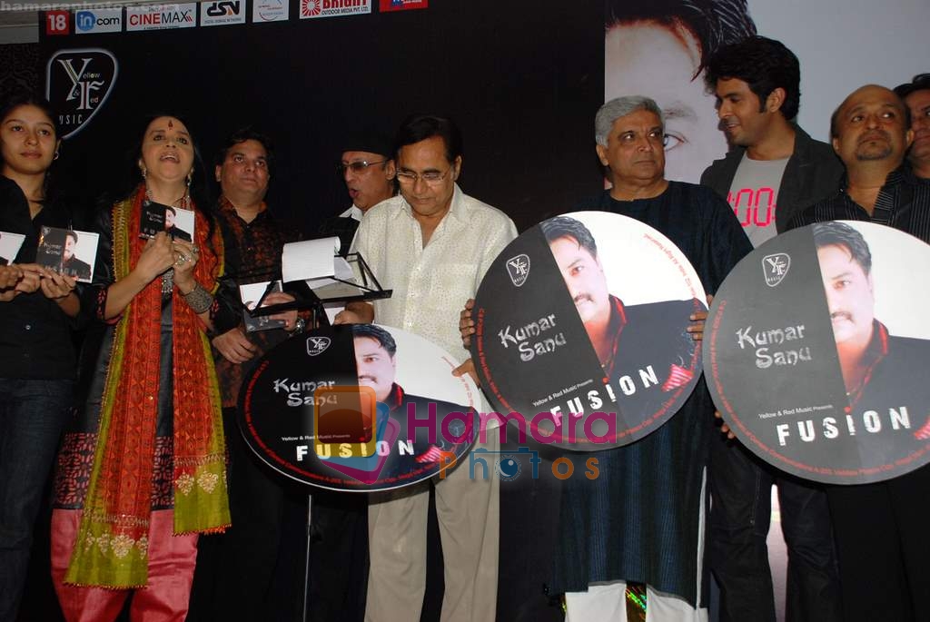 Sunidhi Chauhan, Ila Arun, Lalit Pandit, Bali Brahmabhatt, Jagjit Singh, Javed Akhtar, Harman Baweja, Sameer at Kumar Sanu's Fusion album launch in D Ultimate Club on 21st Jan 2009 