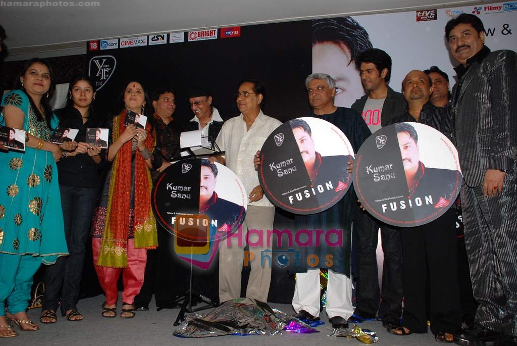Ila Arun, Lalit, Sunidhi, Bali Brahmabhatt, Jagjit Singh, Javed Akhtar, Harman Baweja, Sameer, Kumar Sanu at Kumar Sanu's Fusion album launch in D Ultimate Club on 21st Jan 2009