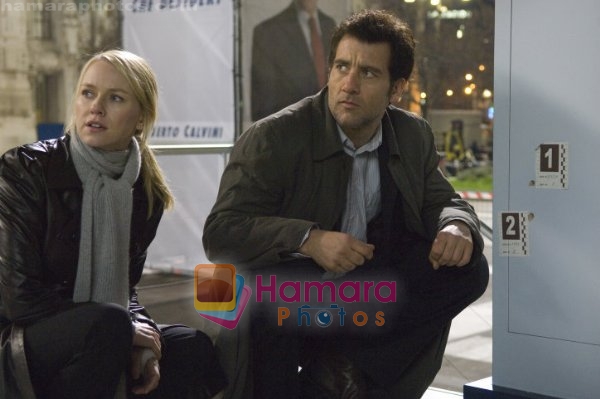 Clive Owen, Naomi Watts in still from the movie The International 