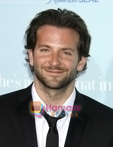 Bradley Cooper arrives at the Los Angeles Premiere of the movie He's Just Not That Into You at Grauman's Chinese Theatre on February 2, 2009 in Los Angeles, California