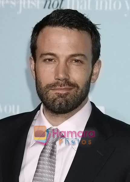 Ben Affleck arrives at the Los Angeles Premiere of the movie He's Just Not That Into You at Grauman's Chinese Theatre on February 2, 2009 in Los Angeles, California