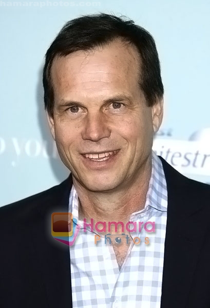 Bill Paxton arrives at the Los Angeles Premiere of the movie He's Just Not That Into You at Grauman's Chinese Theatre on February 2, 2009 in Los Angeles, California