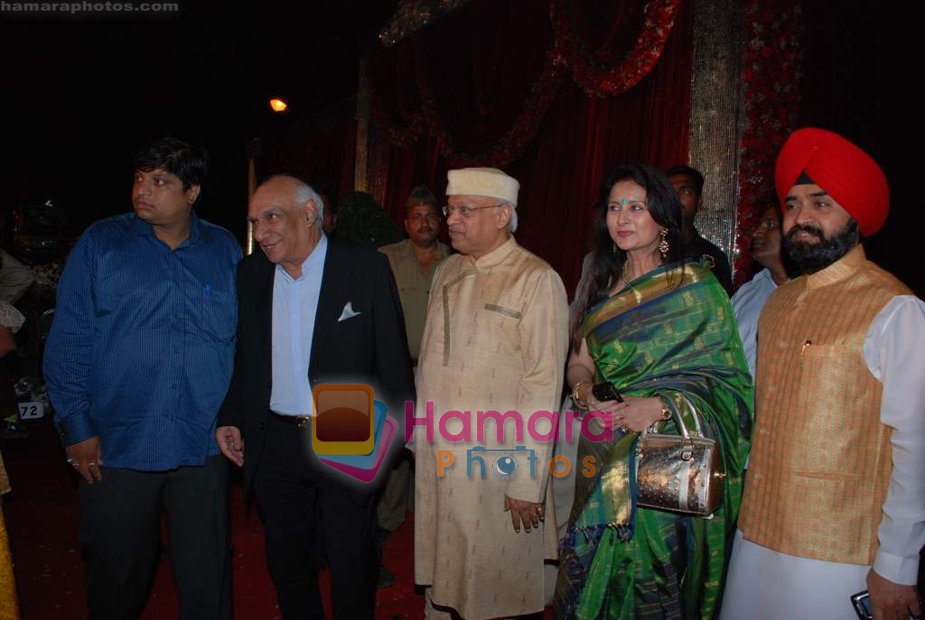 Yash Chopra, Kiran Shantaram, Poonam Dhillon at Bharat Shah's son wedding in Turf Club on 5th Feb 2009 