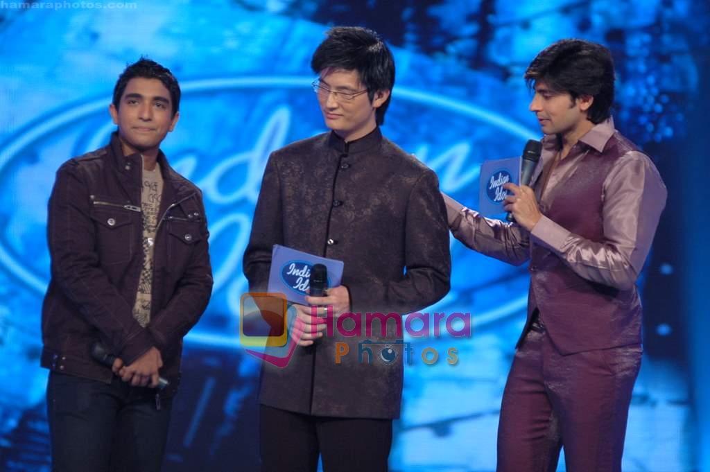 Hussain, Chang at Aa Dekhen Zara Music Launch on Indian Idol sets in RK Studios on 14th Feb 2009 