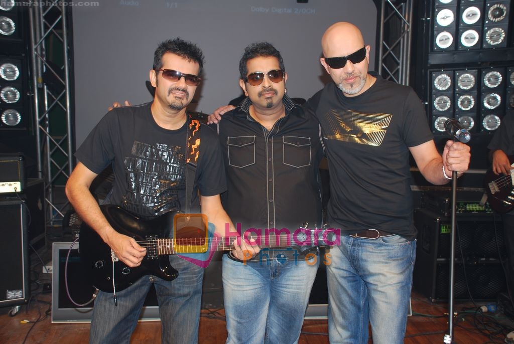  Shankar, Eshaan, Loy shoot for Sikandar video in Mehboob Studio, Bandra on 16th Feb 2009 