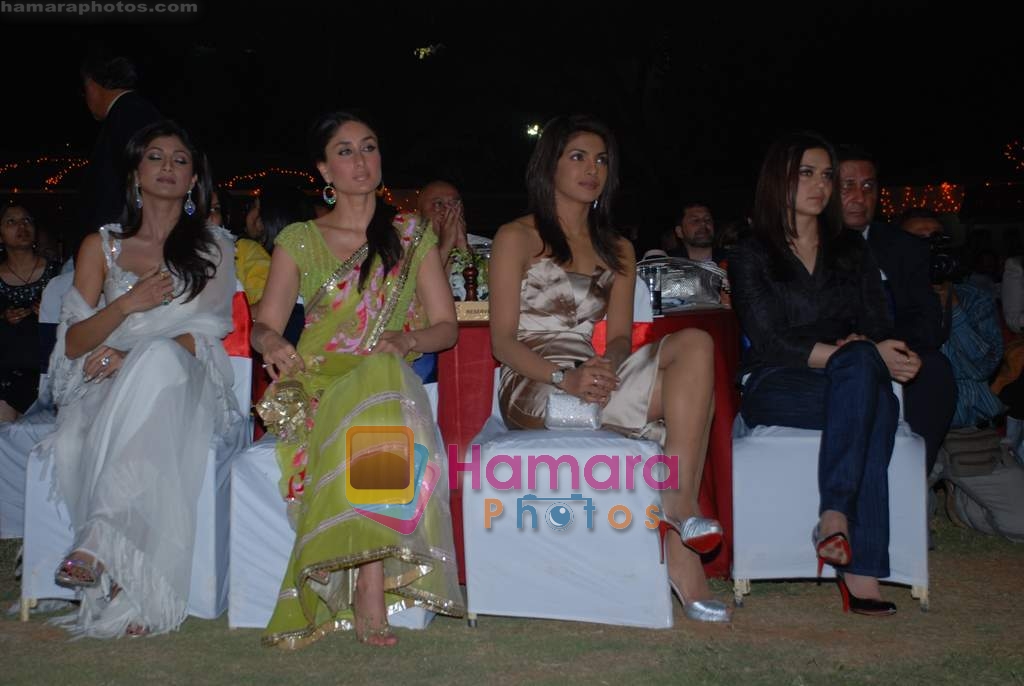 Shilpa Shetty, Kareena Kapoor, Priyanka Chopra, Preity Zinta at the FICCI Frames 2009 on 17th Feb 2009  
